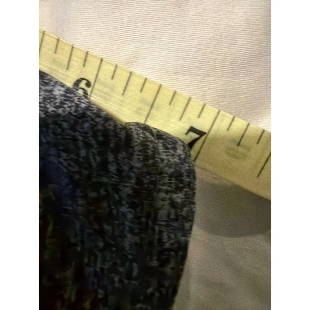 Vuori Banks Shorts Mens Medium Gray Heather Performance Athletic Swim V341